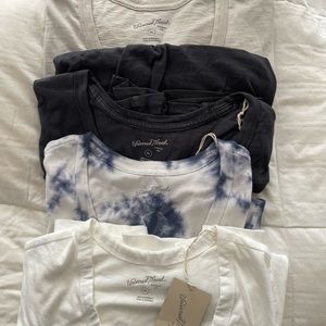 Lot of 4 Universal Threads v neck t shirts XXL. New with tags!